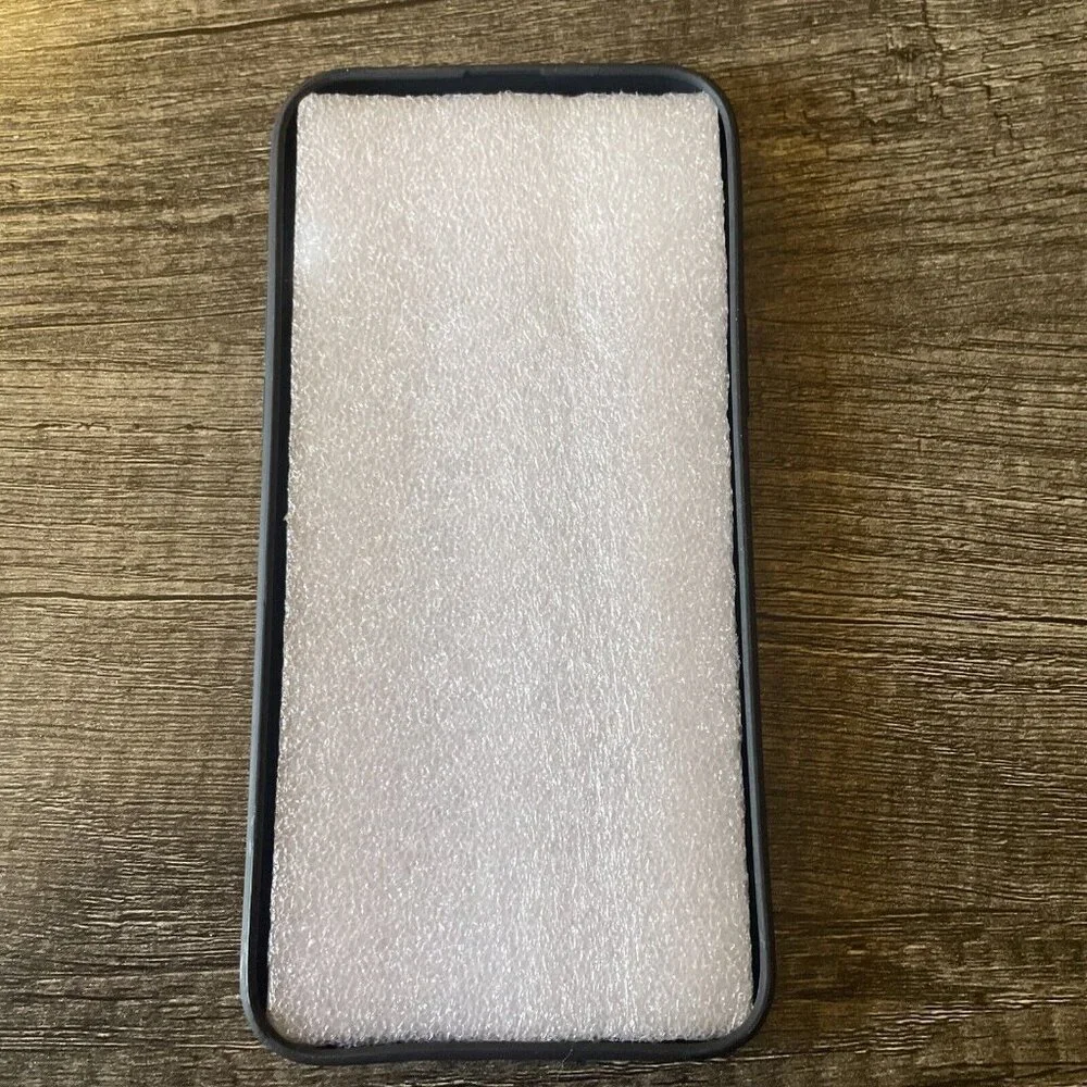 iPhone 14 Pro Max Case - Satoru‎ Gojo (Jujutsu Kaisen) Shiro Minimalist Anime